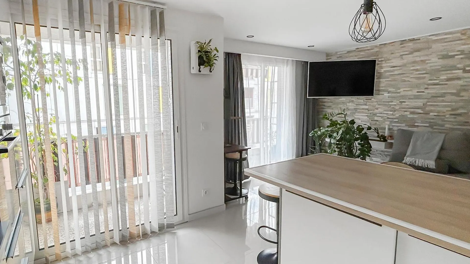 Escapade A Nice - T2 Cosy, Clim & Balcon Apartament